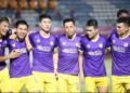 Văn Quyết (10) dày dạn kinh nghiệm và phong độ cực tốt trong màu áo CLB Hà Nội Ảnh: VFF
