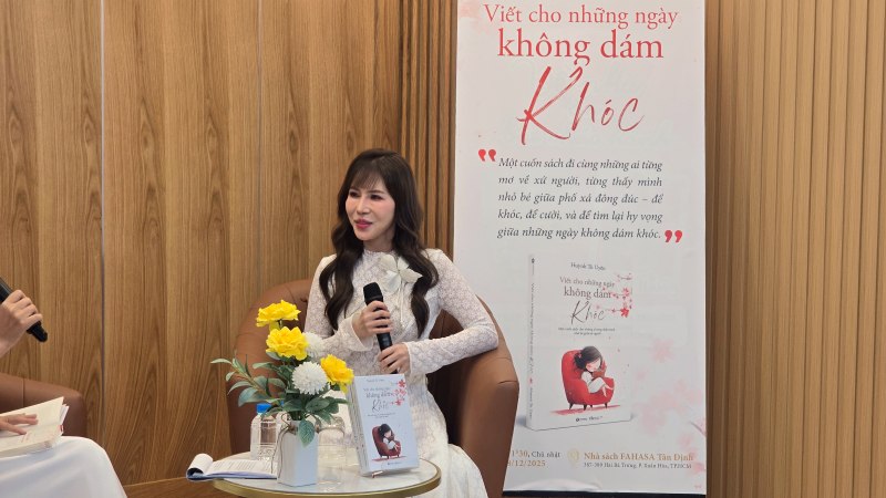 Huỳnh Tú Uyên viết cho những ngày không dám khóc tại Mỹ