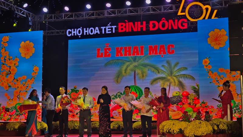 Hơn 500 gian hàng tham gia Chợ hoa Tết Bình Đông