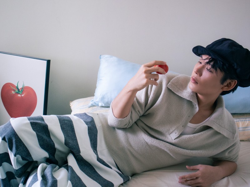 Lục Huy trở lại với “Nhẹ Nhàng Va Vào Nhau”, khép lại một chương thanh xuân