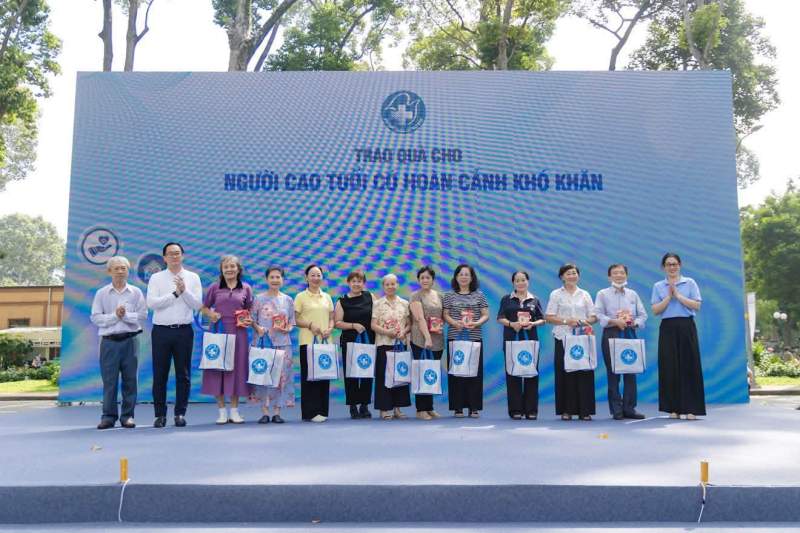 TP.HCM đẩy mạnh chăm sóc sức khỏe người cao tuổi từ cộng đồng