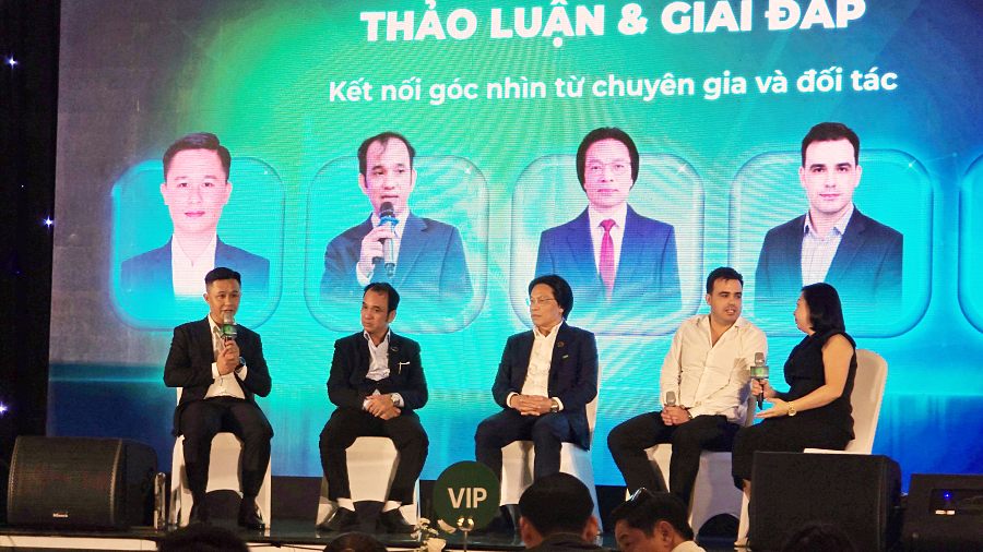 Kiến tạo tương lai xanh: Mở rộng vai trò của pin và giấc mơ 14 triệu mái nhà năng lượng